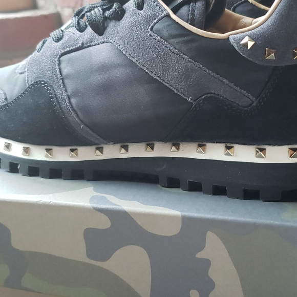 Valentino Garavani  Rockstud Camo Trainer - Picture 3 of 7